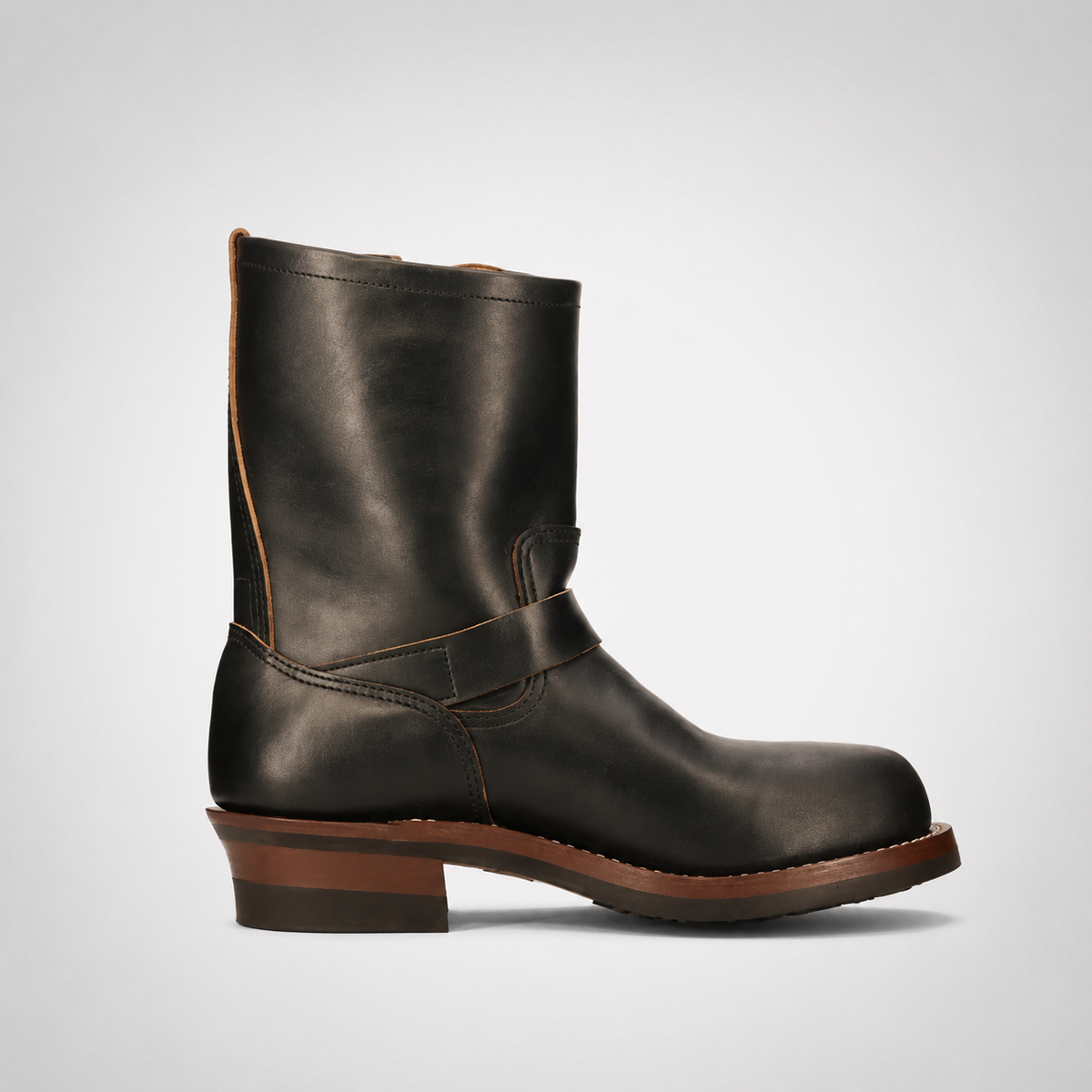 Mens Black Pull-On Engineer Boots - Commando Sole Tan Piped Collar